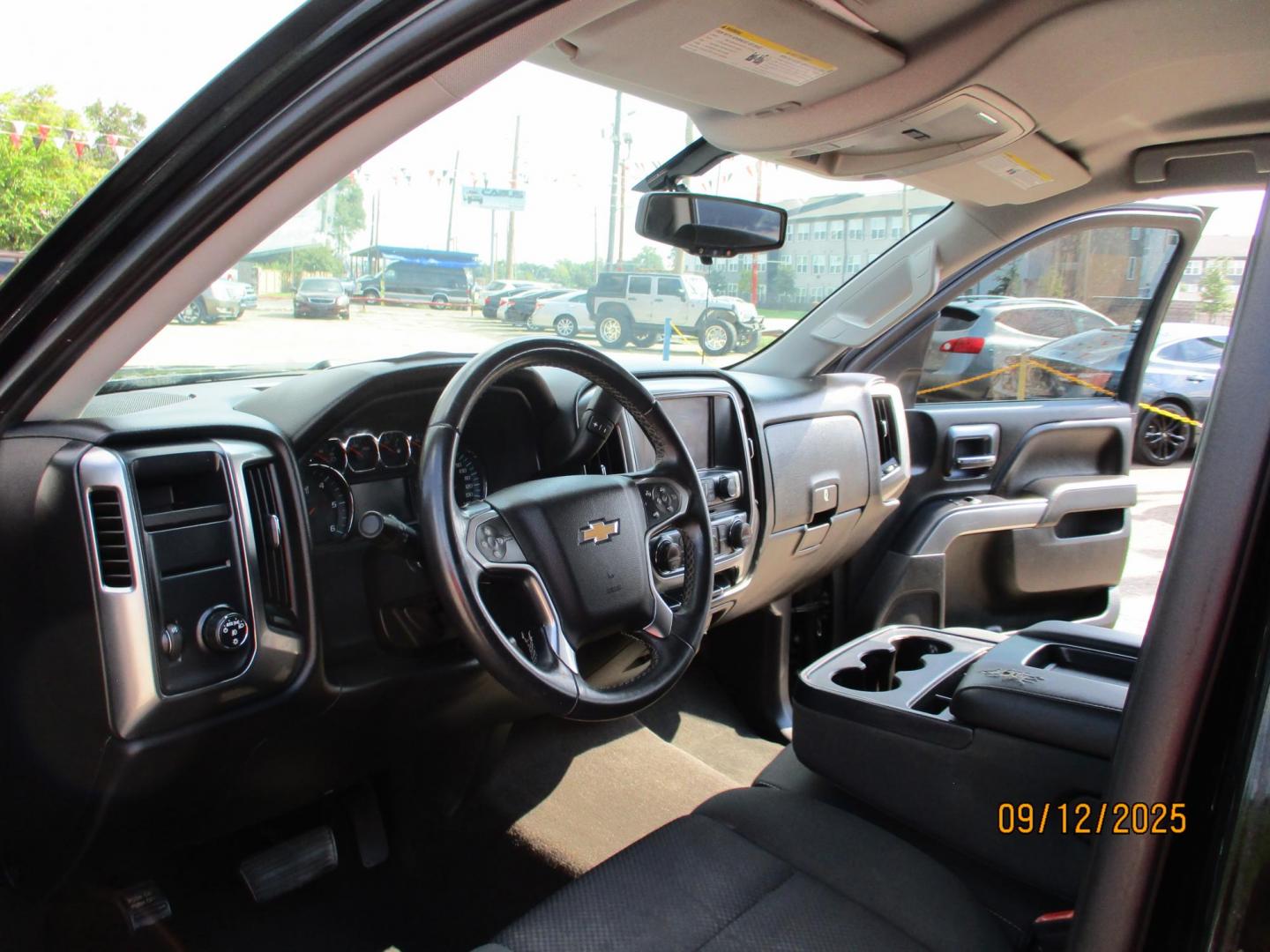 2015 BLACK /BLACK CHEVROLET SILVERADO 1500 LT Crew Cab 2WD (3GCPCREHXFG) with an 4.3L V6 OHV 12V engine, 6-SPEED AUTOMATIC transmission, located at 19224 Kuykendahl Rd, Spring, TX, 77379, (713) 947-1245, 30.049259, -95.491402 - Photo#6