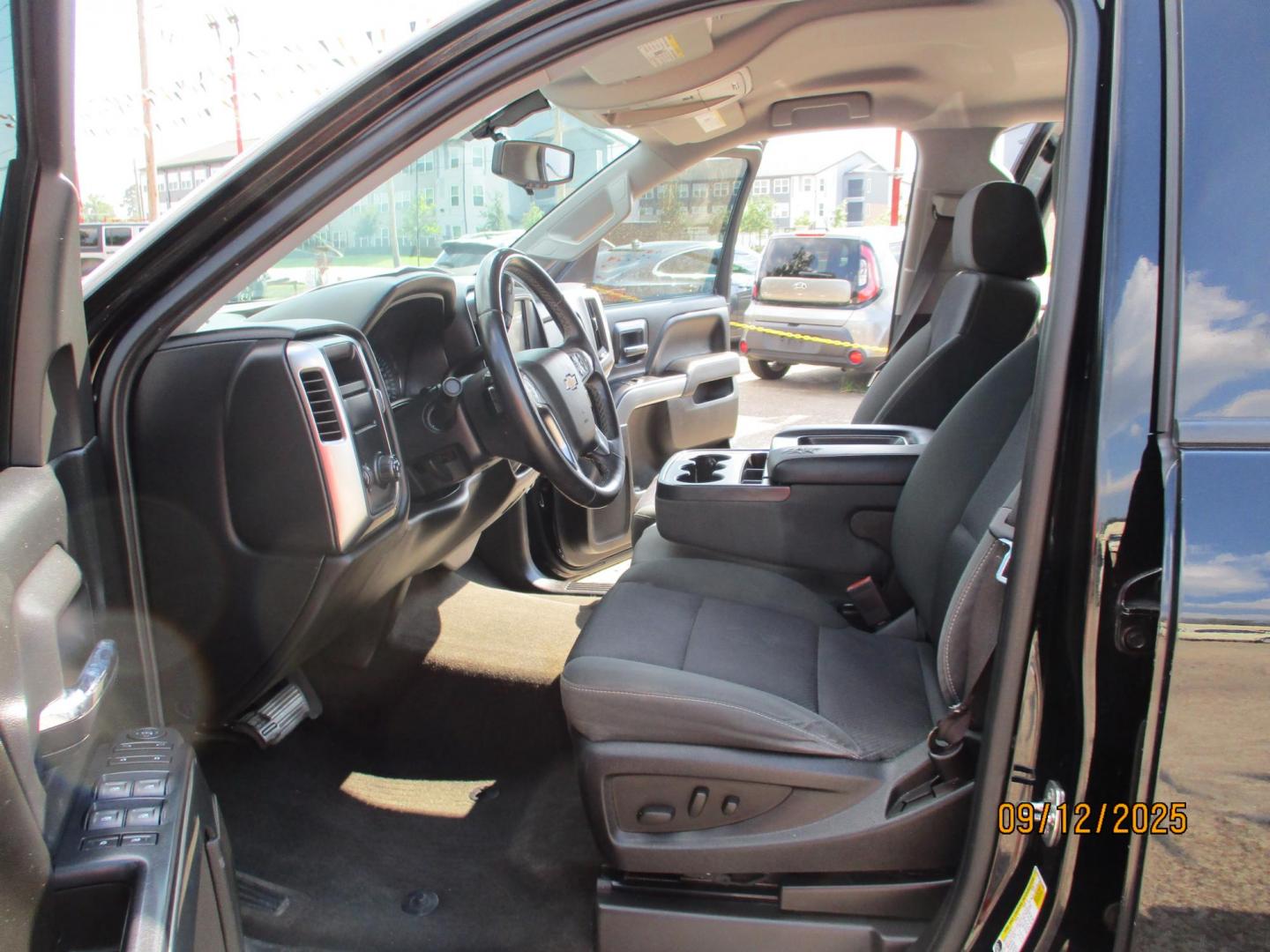 2015 BLACK /BLACK CHEVROLET SILVERADO 1500 LT Crew Cab 2WD (3GCPCREHXFG) with an 4.3L V6 OHV 12V engine, 6-SPEED AUTOMATIC transmission, located at 19224 Kuykendahl Rd, Spring, TX, 77379, (713) 947-1245, 30.049259, -95.491402 - Photo#7
