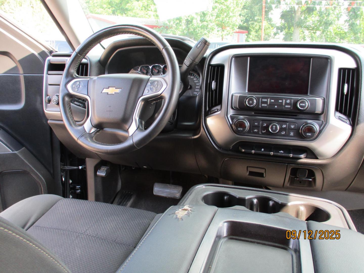 2015 BLACK /BLACK CHEVROLET SILVERADO 1500 LT Crew Cab 2WD (3GCPCREHXFG) with an 4.3L V6 OHV 12V engine, 6-SPEED AUTOMATIC transmission, located at 19224 Kuykendahl Rd, Spring, TX, 77379, (713) 947-1245, 30.049259, -95.491402 - Photo#10