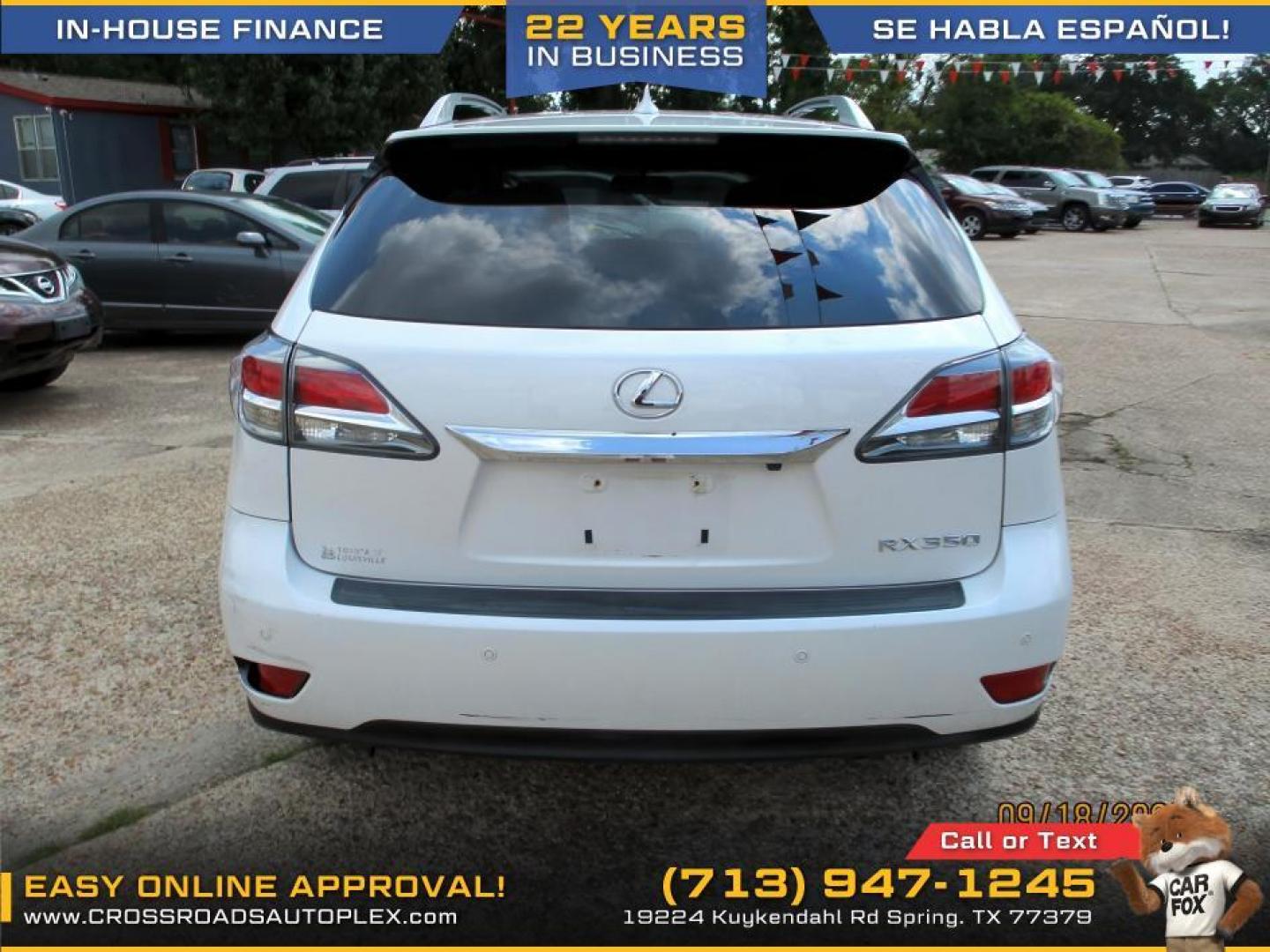 2015 WHITE /GRAY LEXUS RX 350 FWD (2T2ZK1BAXFC) with an 3.5L V6 DOHC 24V engine, 6-SPEED AUTOMATIC transmission, located at 19224 Kuykendahl Rd, Spring, TX, 77379, (713) 947-1245, 30.049259, -95.491402 - Photo#3
