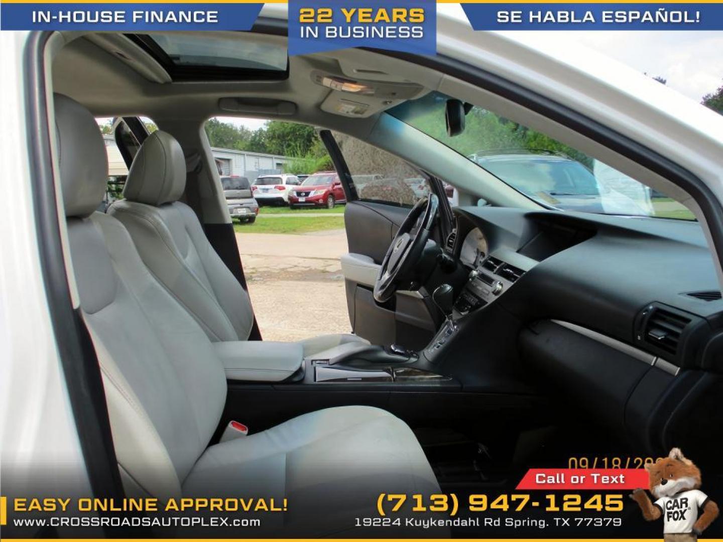 2015 WHITE /GRAY LEXUS RX 350 FWD (2T2ZK1BAXFC) with an 3.5L V6 DOHC 24V engine, 6-SPEED AUTOMATIC transmission, located at 19224 Kuykendahl Rd, Spring, TX, 77379, (713) 947-1245, 30.049259, -95.491402 - Photo#15